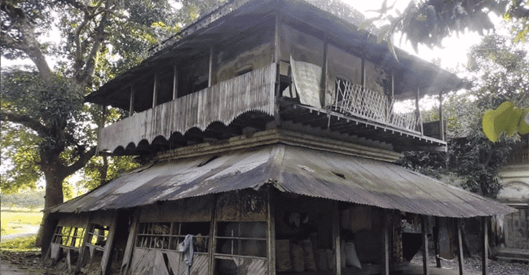 মুক্তিযুদ্ধের ইতিহাসের সাক্ষী অপু চৌধুরীর কাঠের বাড়িটি